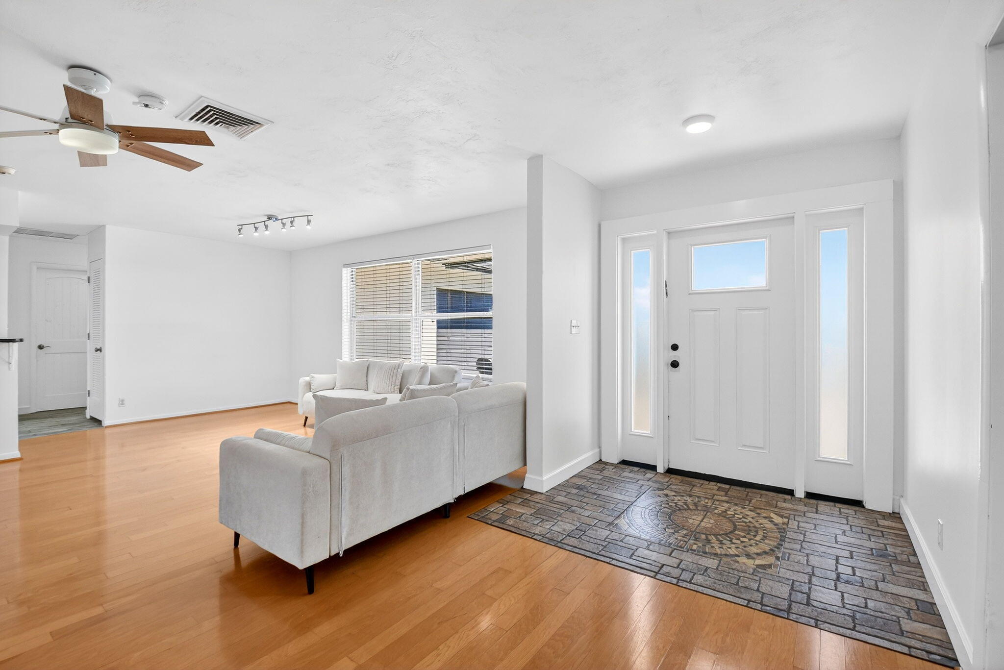 3651 Palm Riviera Beach, FL 33404