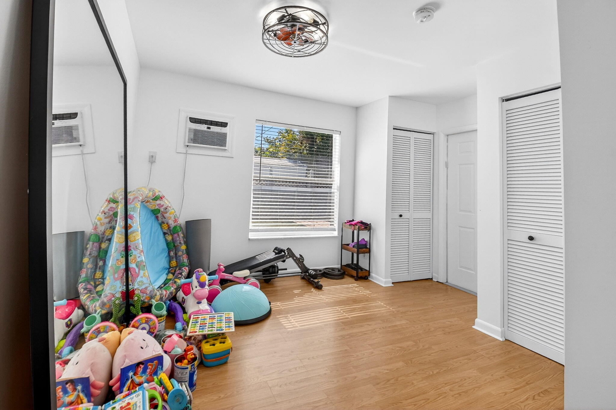 3651 Palm Riviera Beach, FL 33404