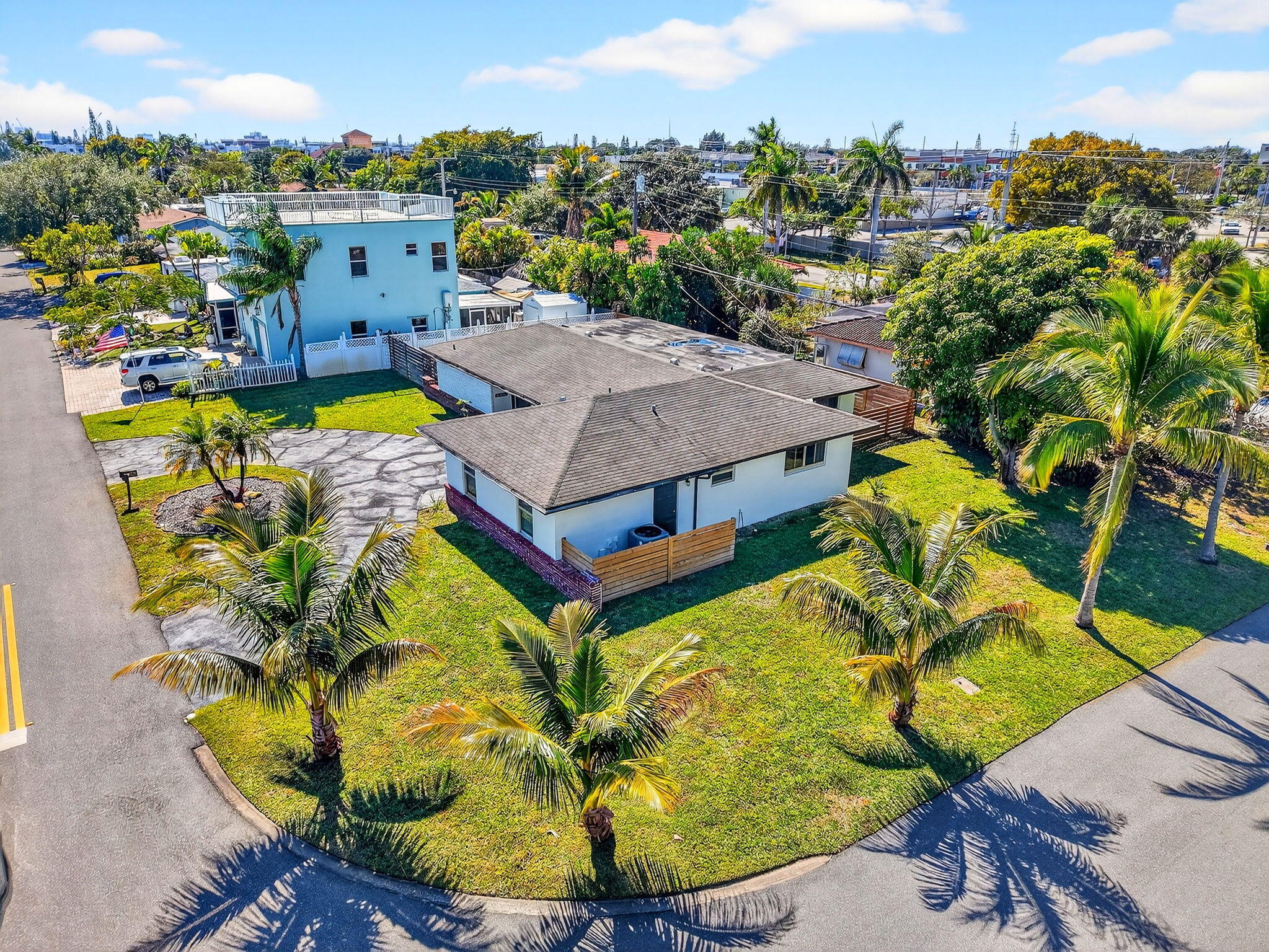 3651 Palm Riviera Beach, FL 33404