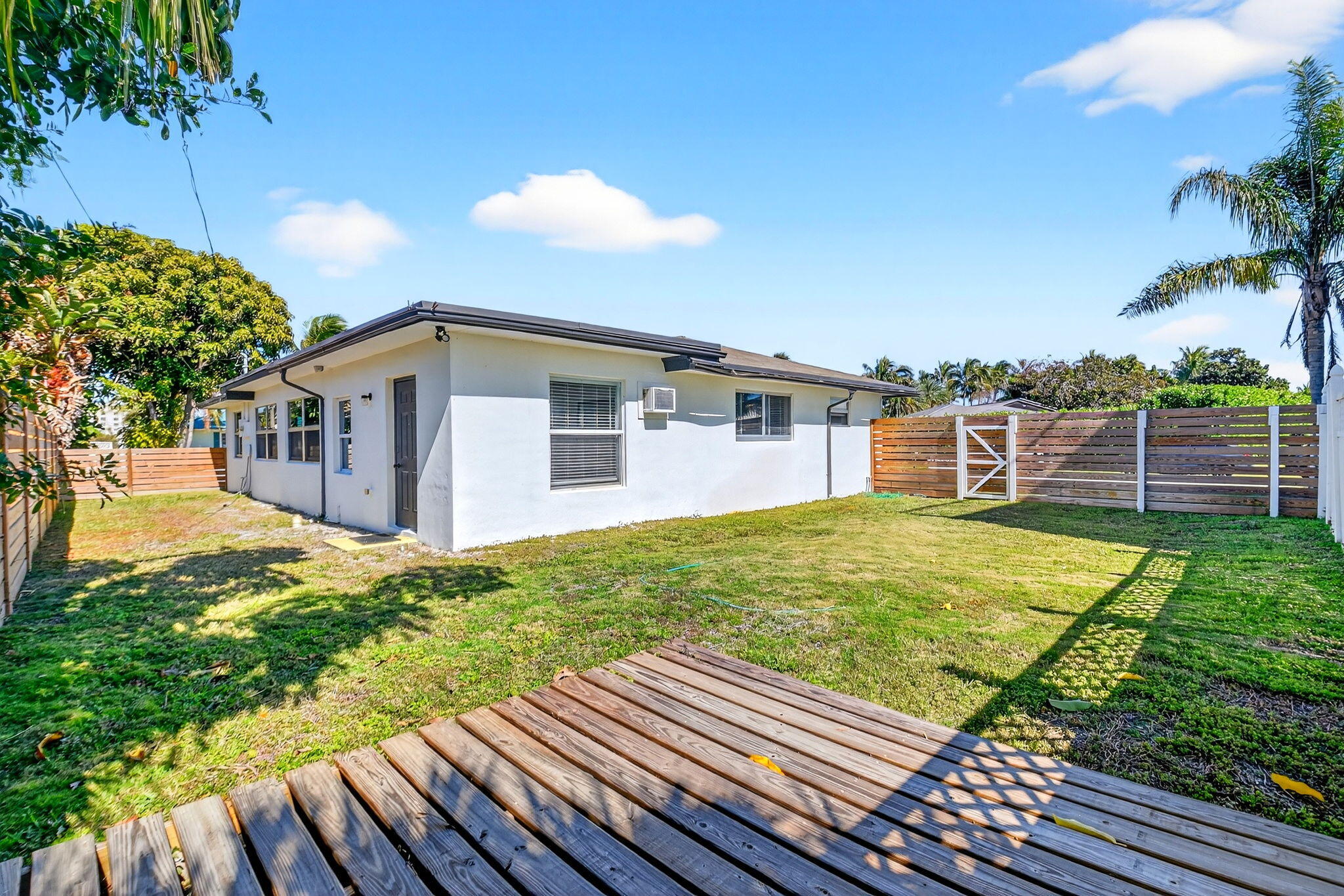 3651 Palm Riviera Beach, FL 33404