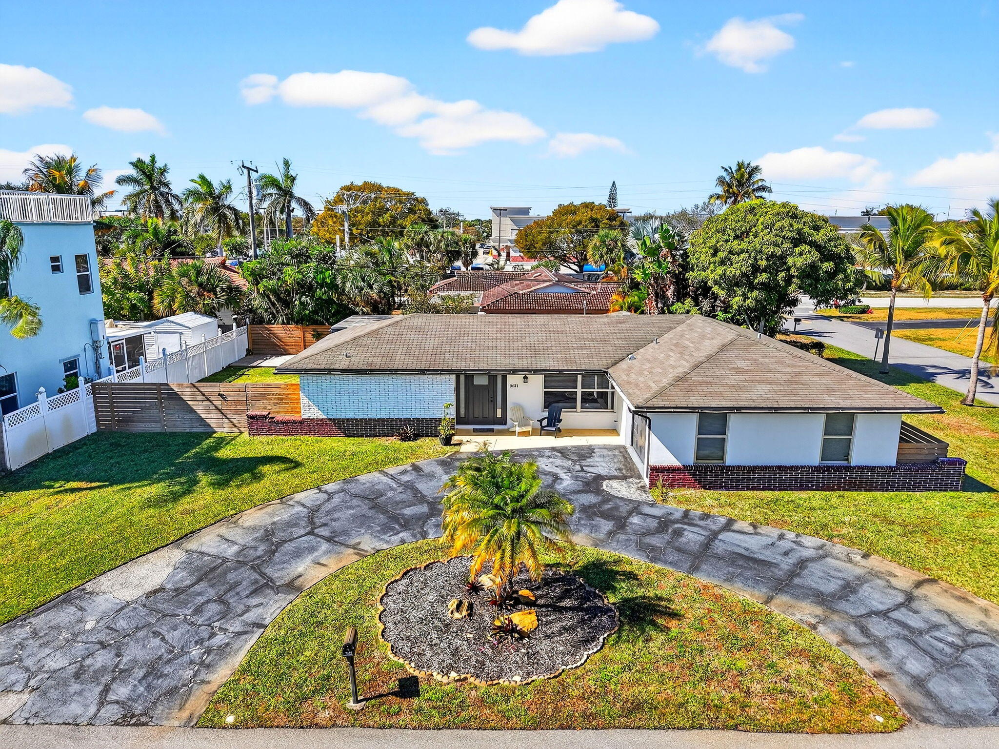 3651 Palm Riviera Beach, FL 33404