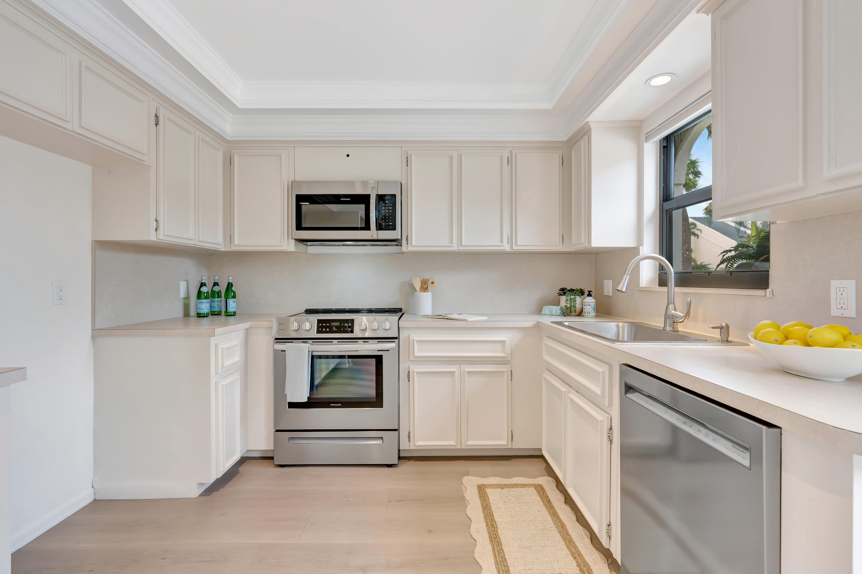 1472 Via Cameron Jupiter, FL 33477