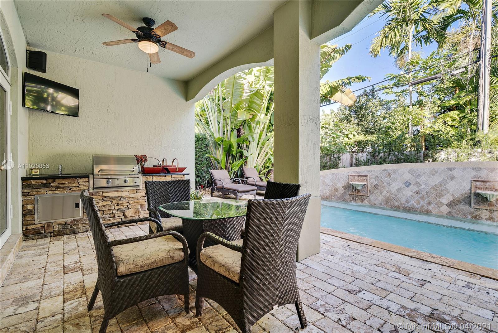 4065 Battersea Rd Miami, FL 33133