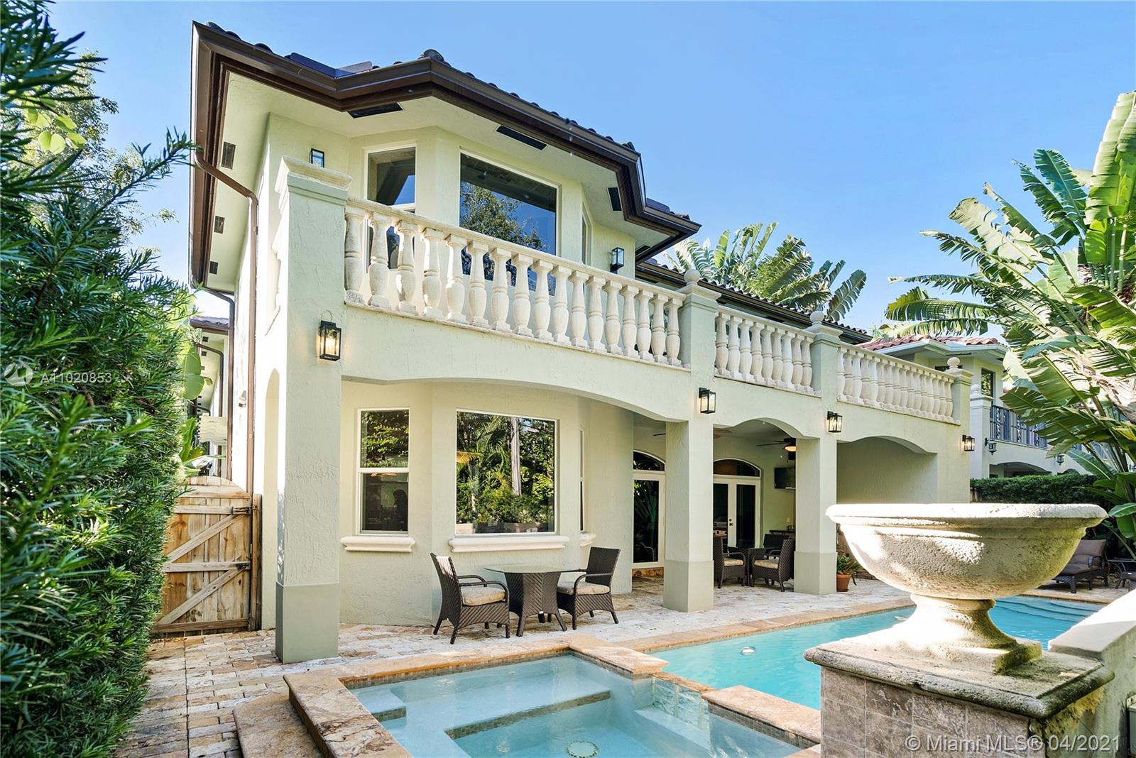 4065 Battersea Rd Miami, FL 33133