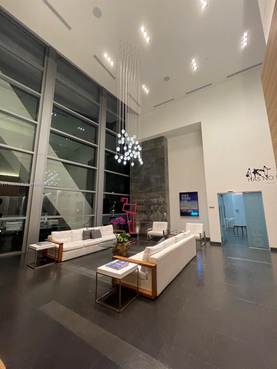 888 Biscayne Blvd #CU6 Miami, FL 33132