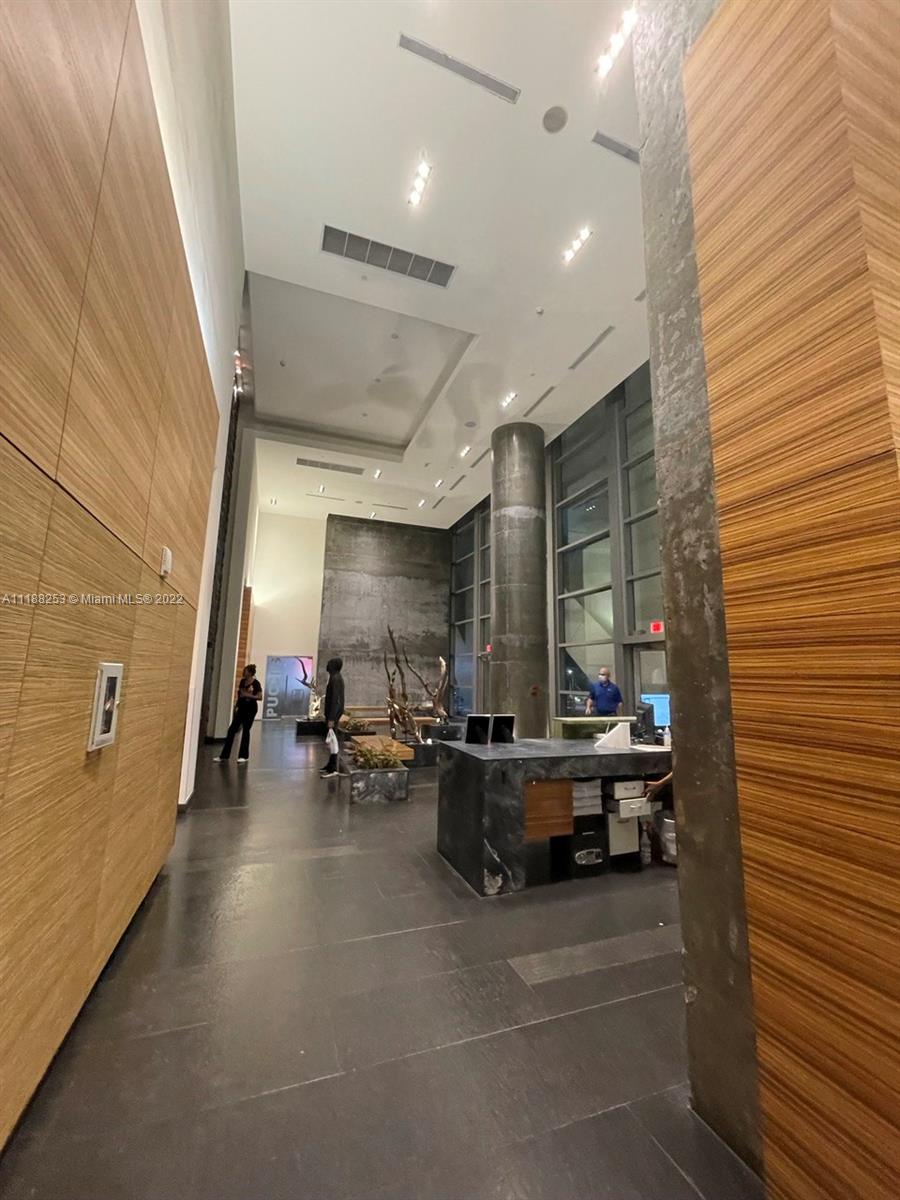 888 Biscayne Blvd #CU6 Miami, FL 33132