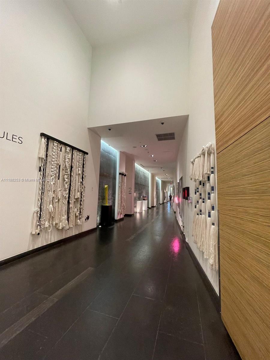 888 Biscayne Blvd #CU6 Miami, FL 33132