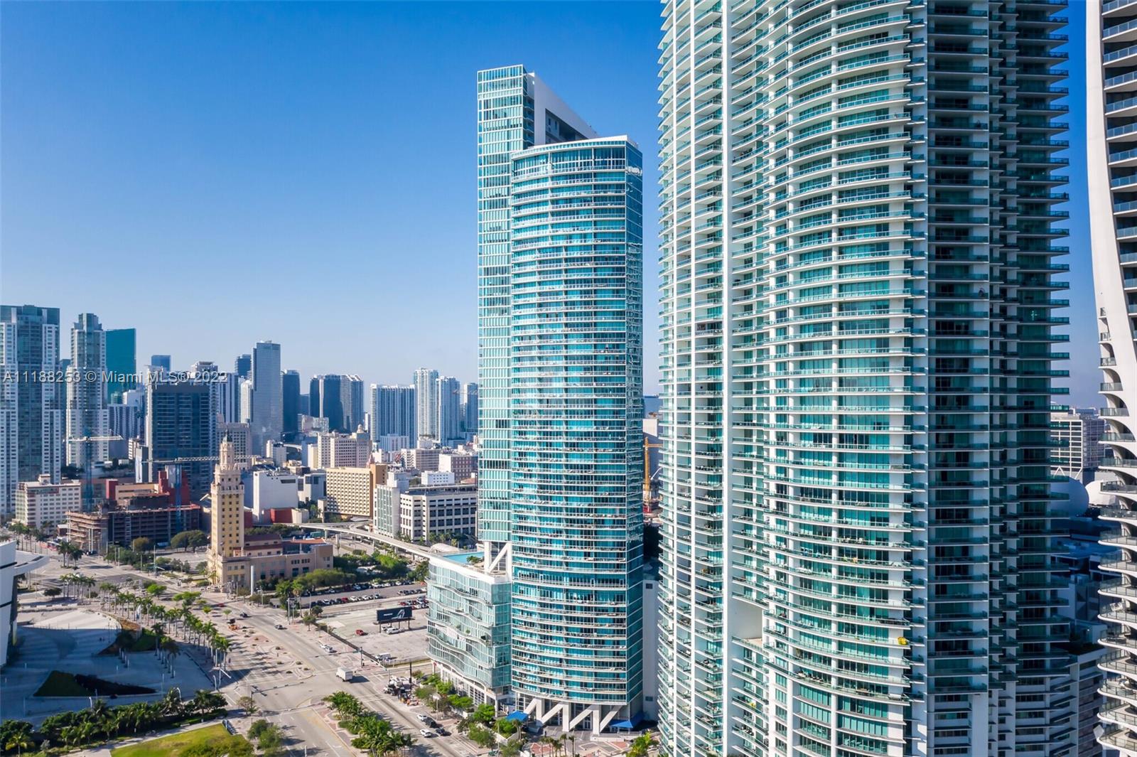 888 Biscayne Blvd #CU6 Miami, FL 33132