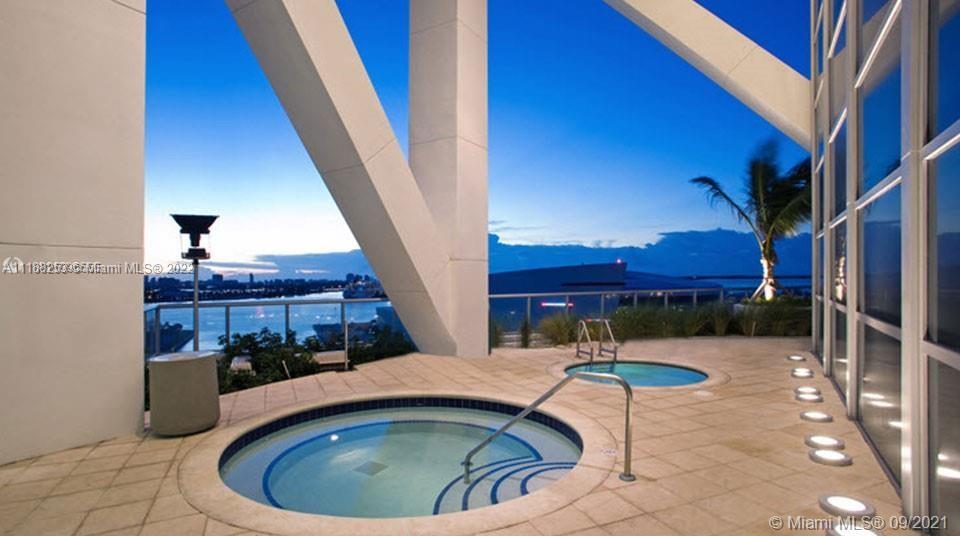 888 Biscayne Blvd #CU6 Miami, FL 33132