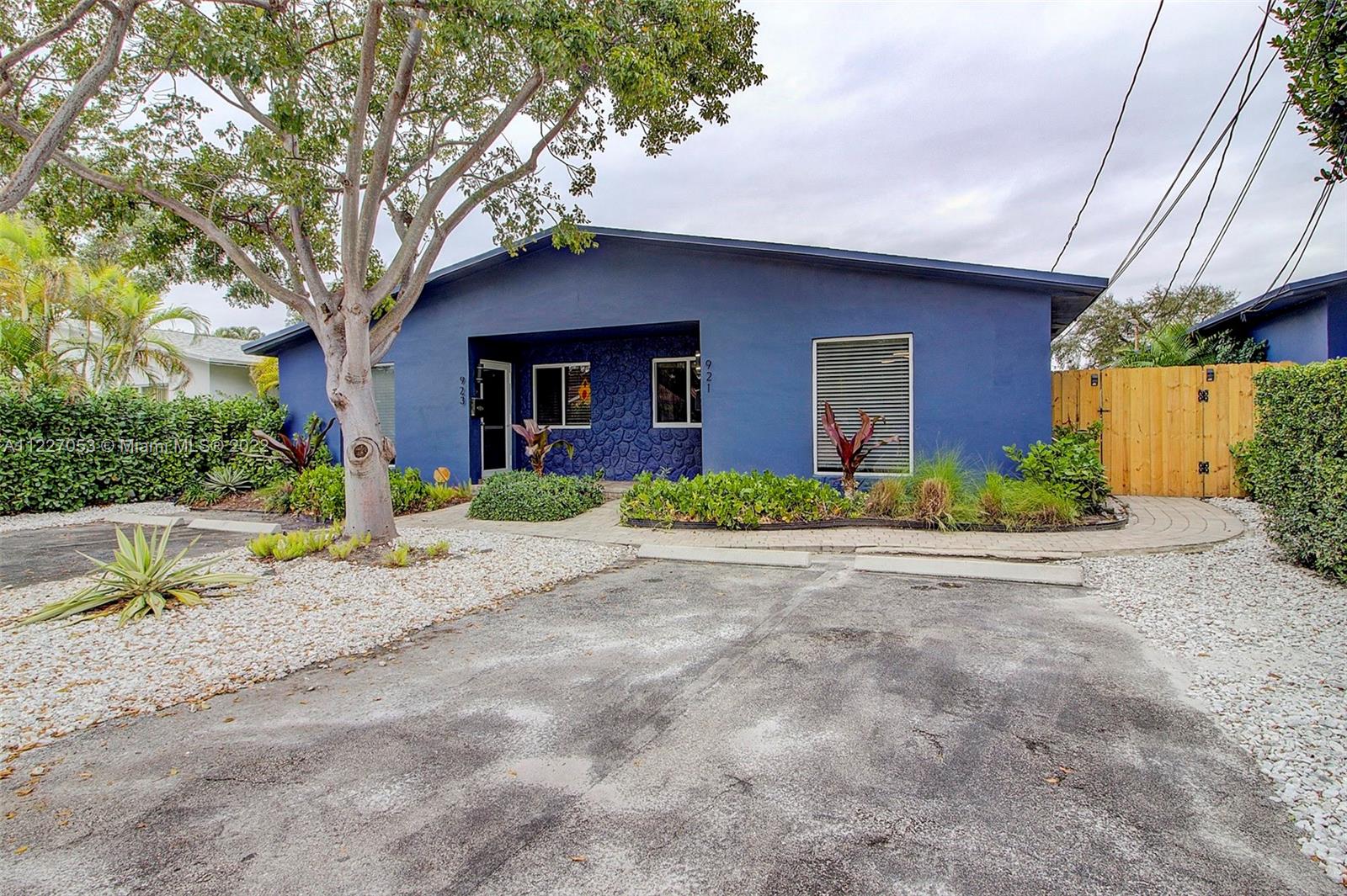 921-923 Orange Isle