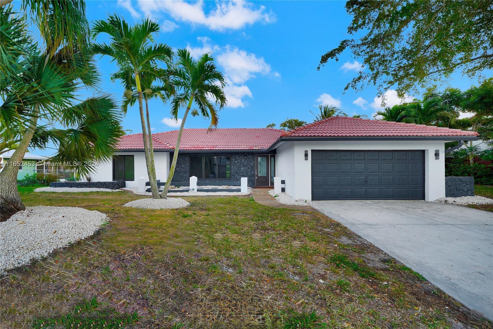 3352 Lakeview Blvd