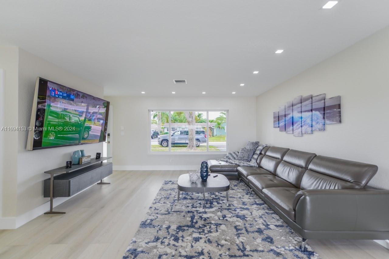 1380 SW 56th Ave Plantation, FL 33317