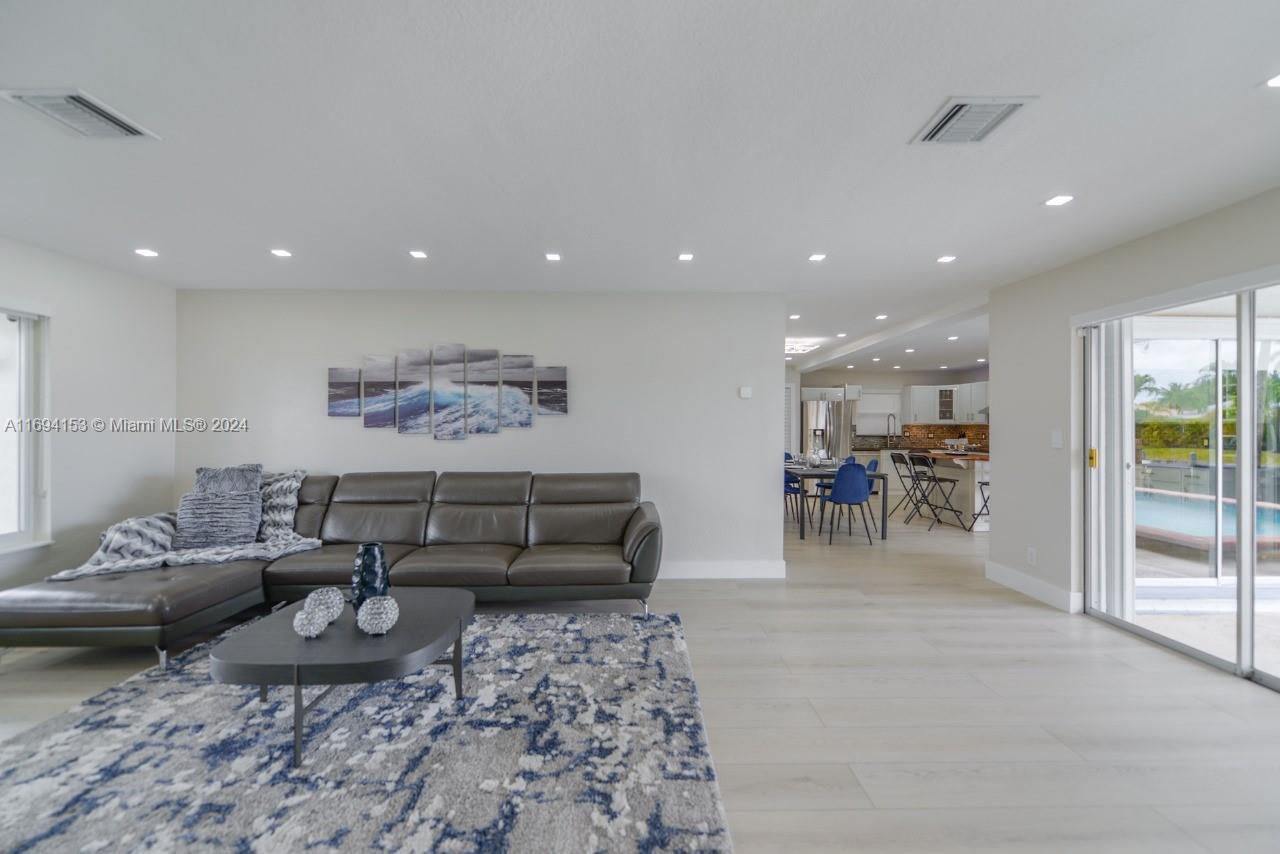 1380 SW 56th Ave Plantation, FL 33317