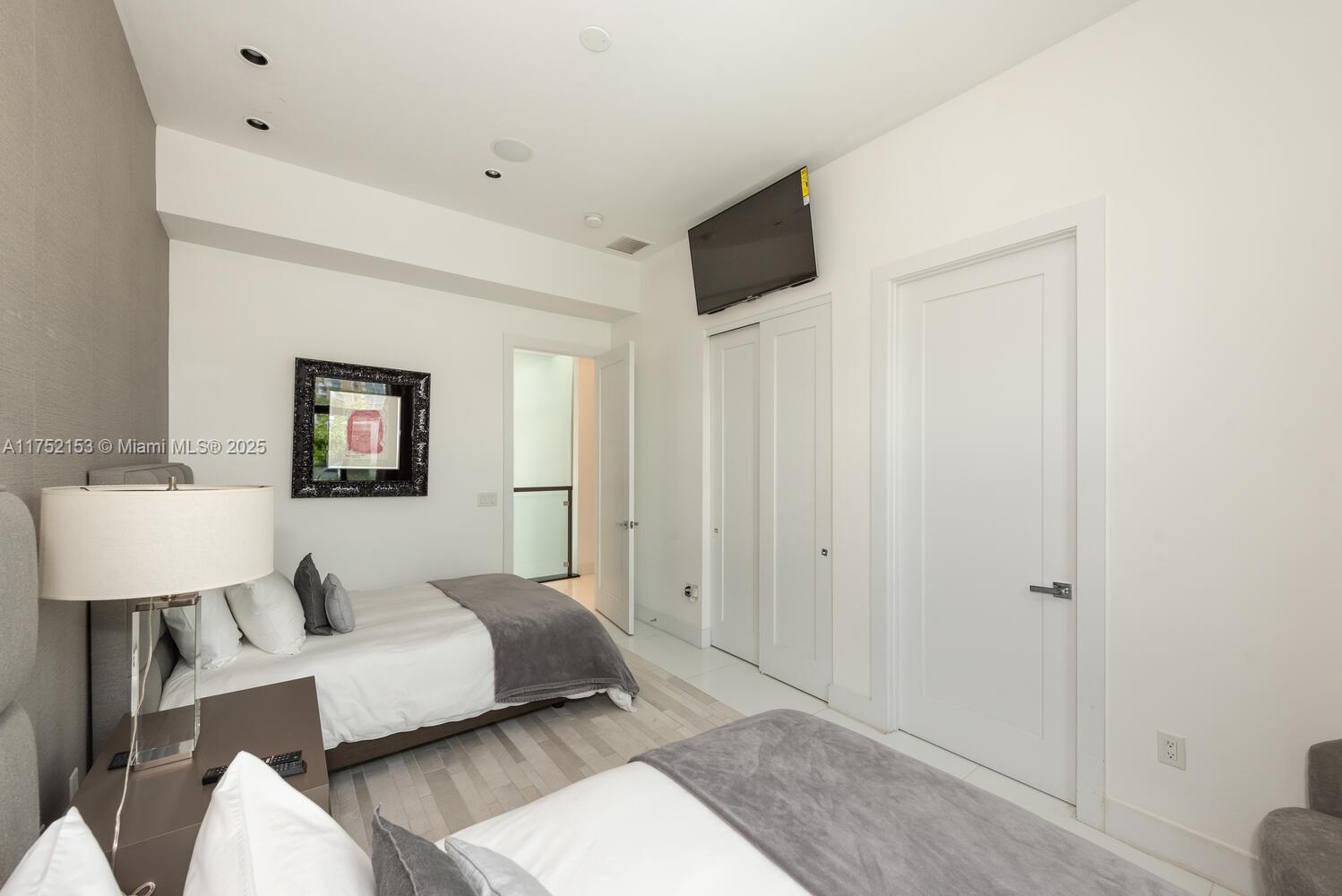 13145 Coronado Ln North Miami, FL 33181