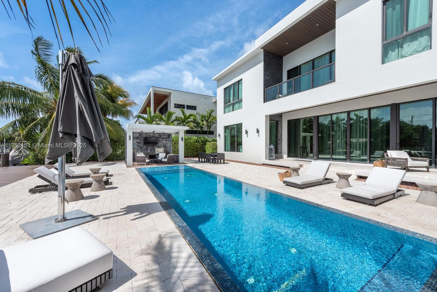 13145 Coronado Ln North Miami, FL 33181