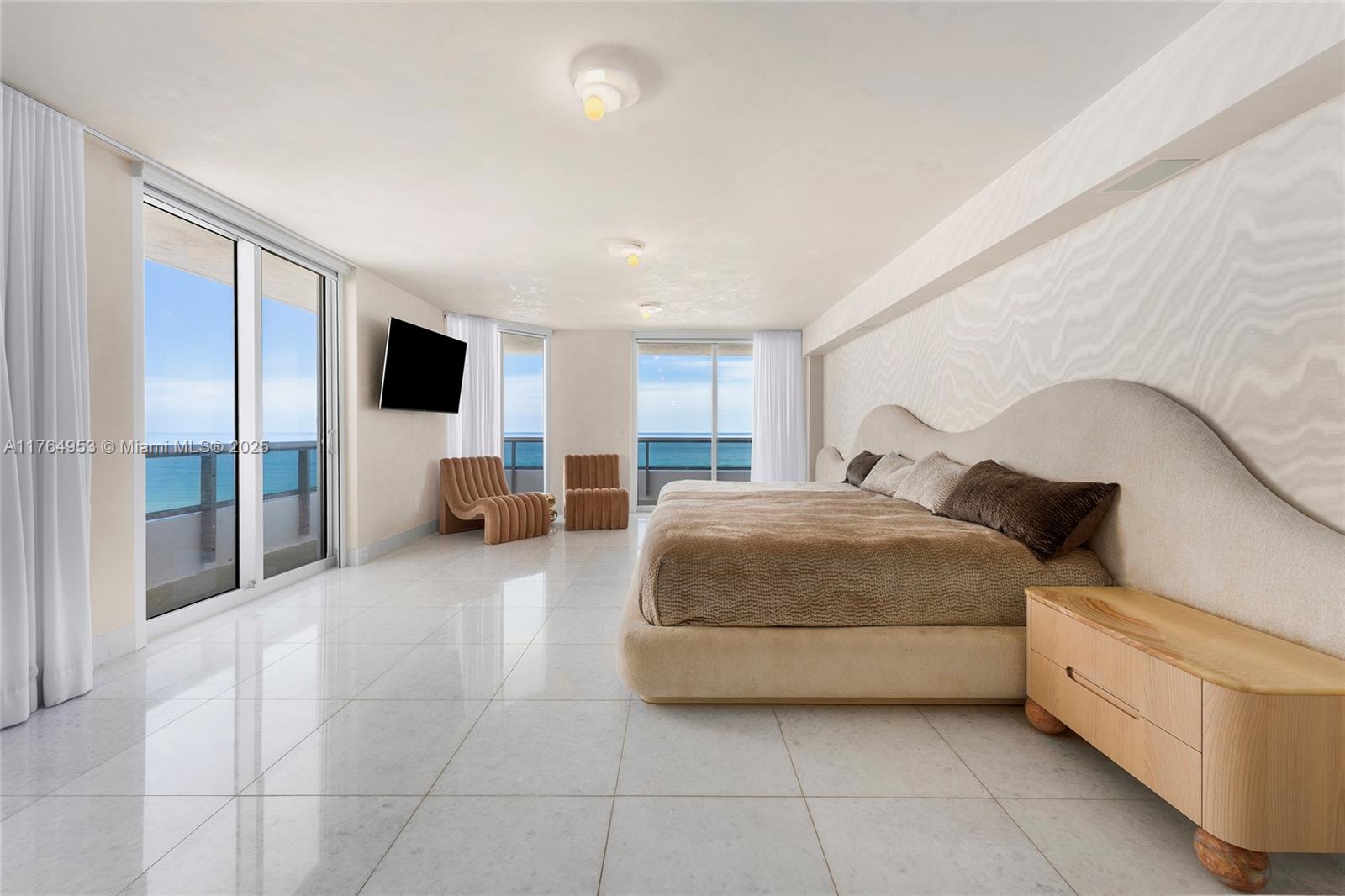 5801 Collins Ave #1200 Miami Beach, FL 33140