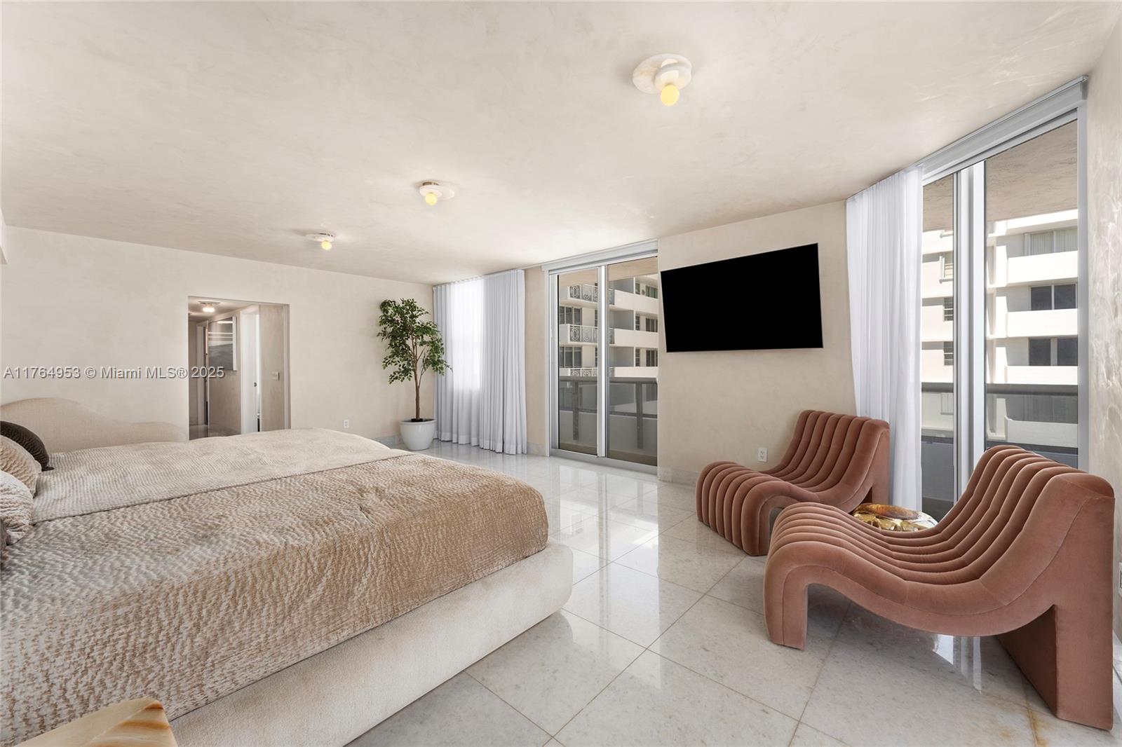 5801 Collins Ave #1200 Miami Beach, FL 33140