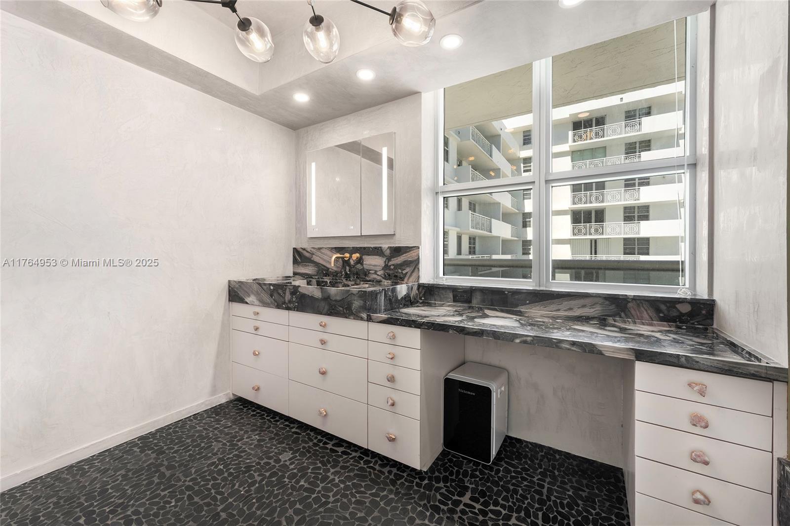 5801 Collins Ave #1200 Miami Beach, FL 33140