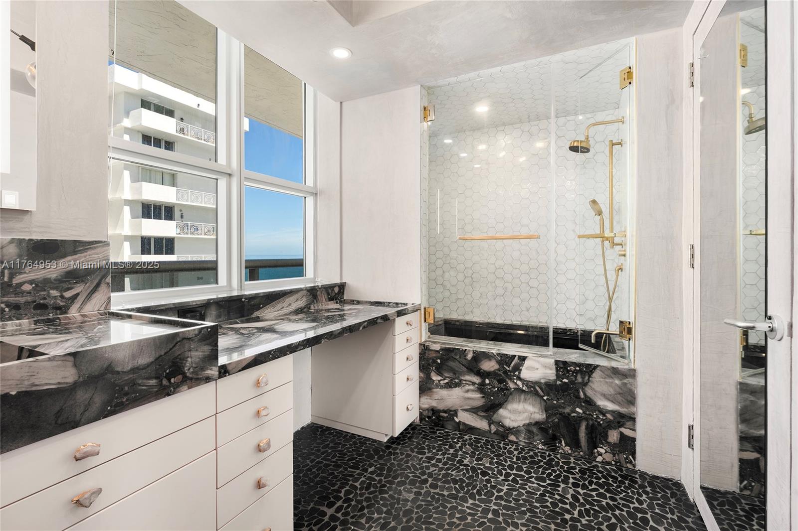 5801 Collins Ave #1200 Miami Beach, FL 33140