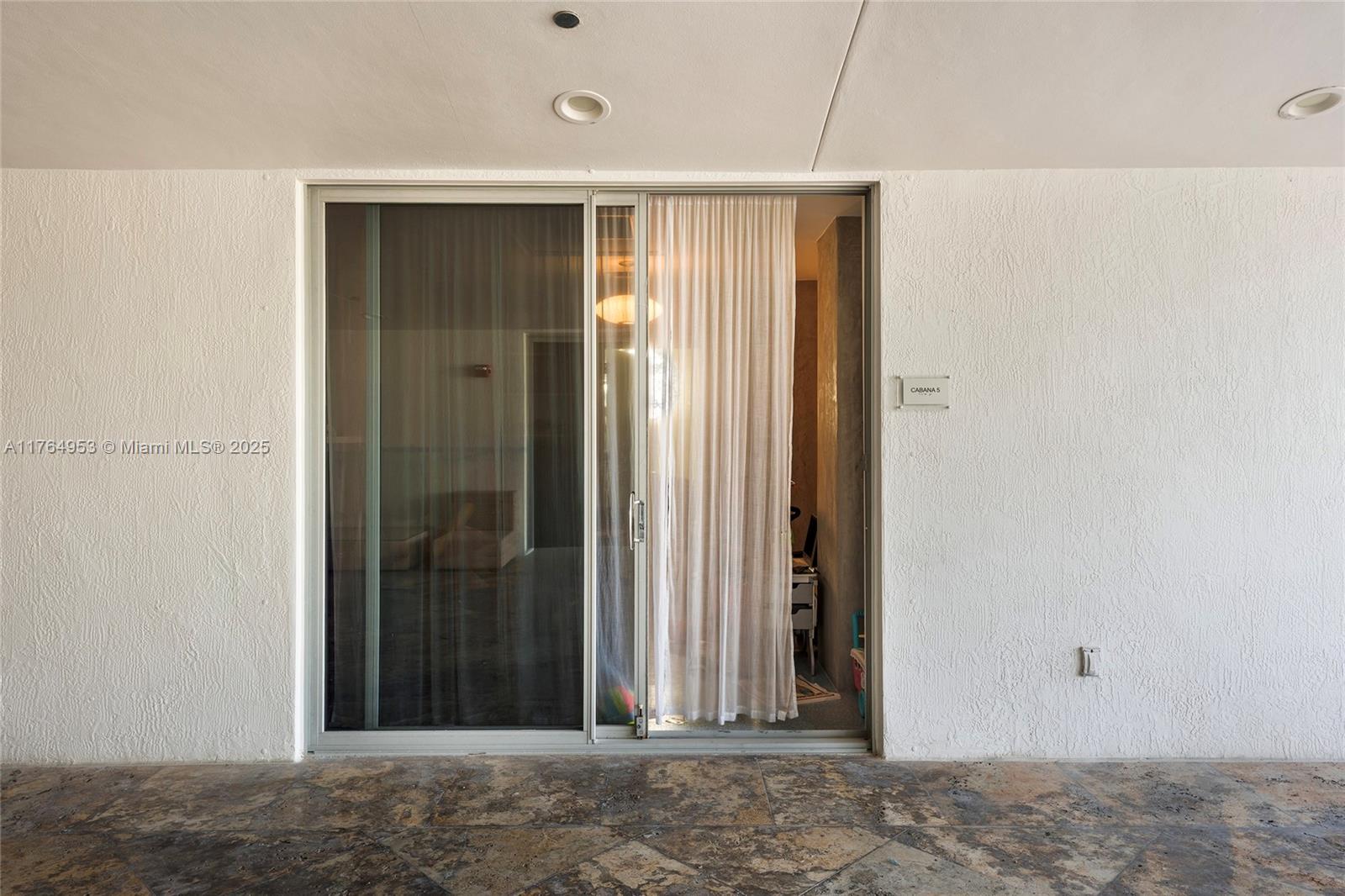 5801 Collins Ave #1200 Miami Beach, FL 33140