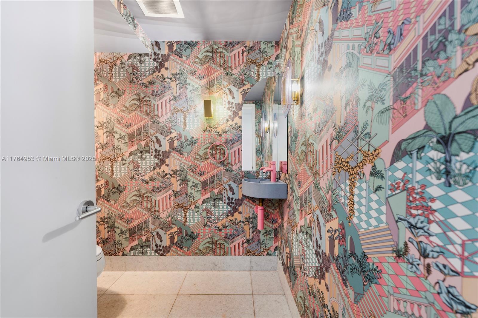 5801 Collins Ave #1200 Miami Beach, FL 33140