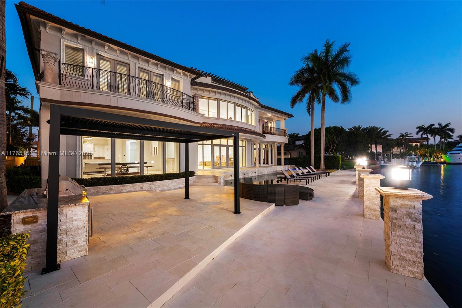 3201 NE 27th Ave Lighthouse Point, FL 33064