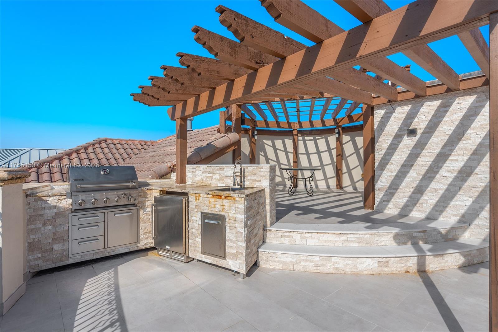 3201 NE 27th Ave Lighthouse Point, FL 33064