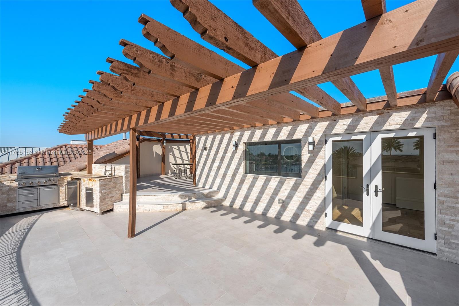 3201 NE 27th Ave Lighthouse Point, FL 33064