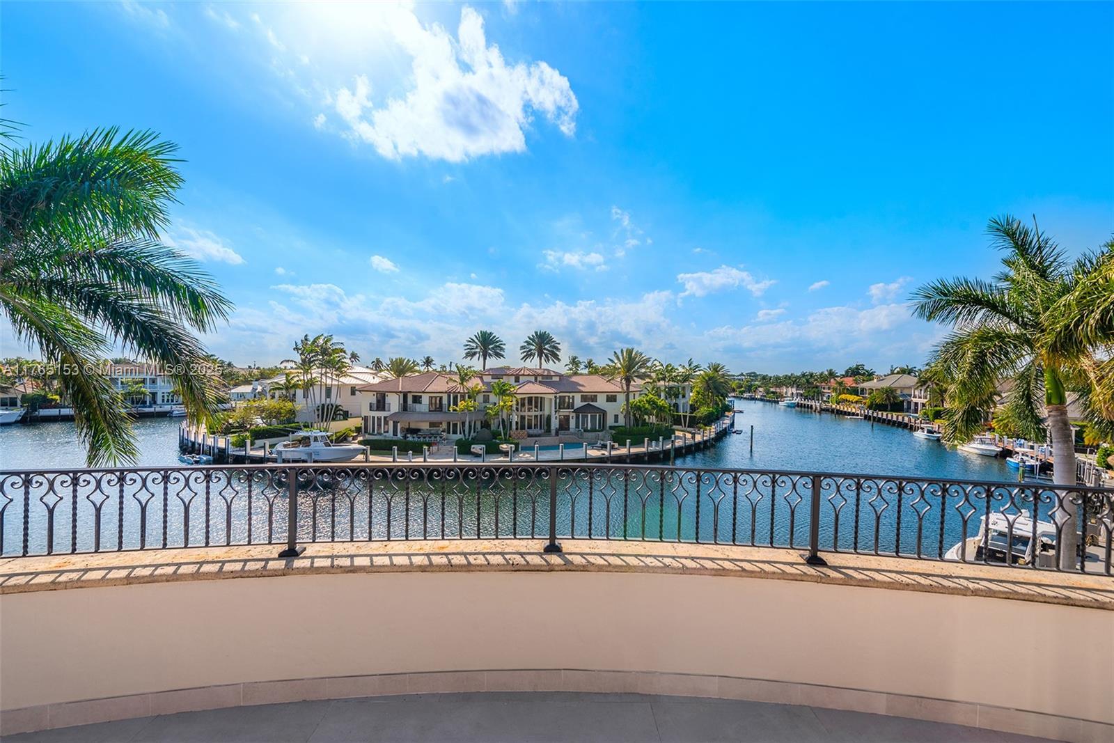 3201 NE 27th Ave Lighthouse Point, FL 33064