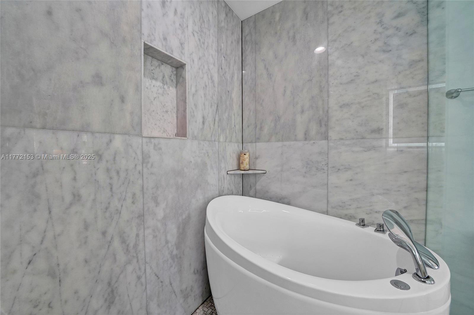 3031 NE 25th St Fort Lauderdale, FL 33305