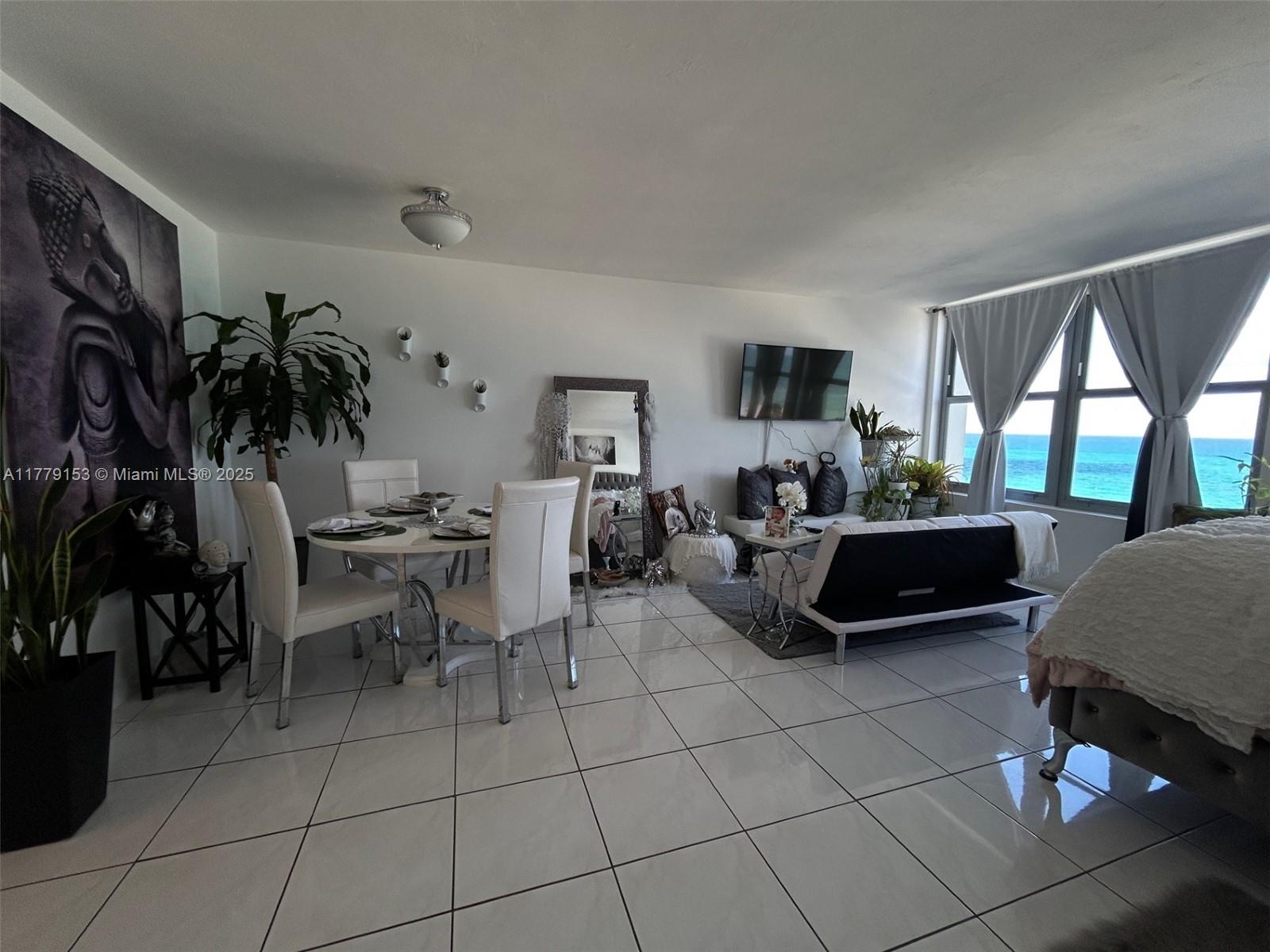 image Triton Tower Condominium11