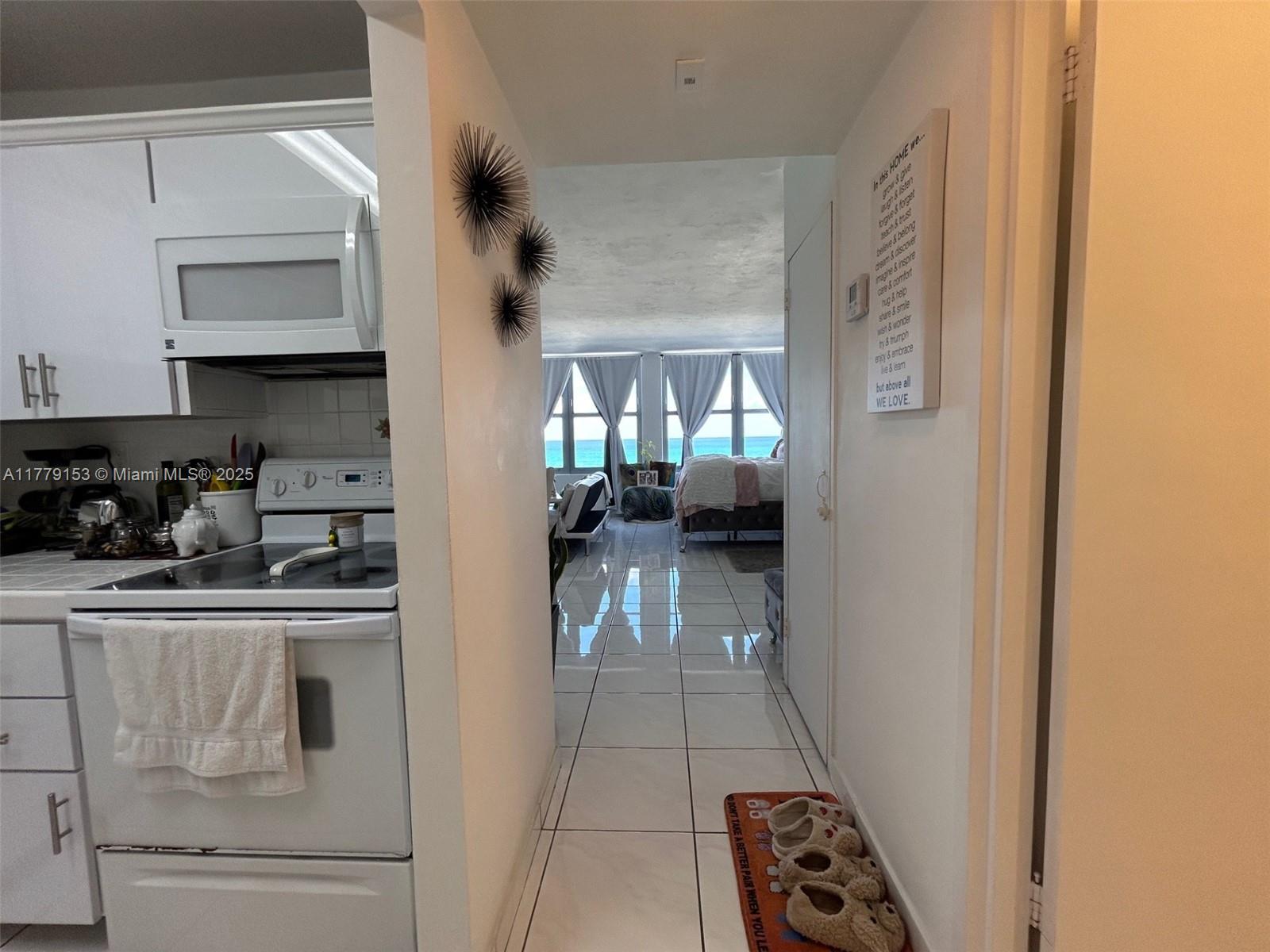 image Triton Tower Condominium14