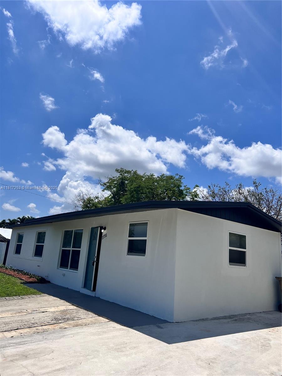 3731 SW 58th Ter,Davie, FL 33314