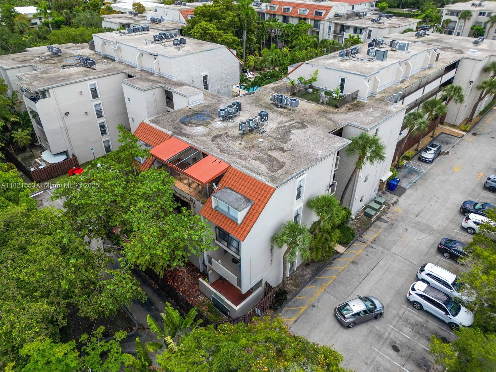 6900 N Kendall Dr #A303 Pinecrest, FL 33156