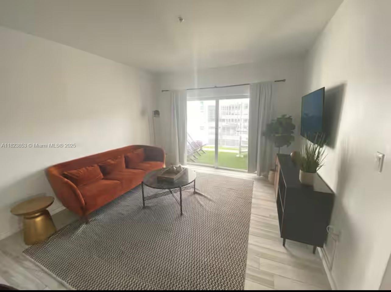 image Emilia Condo10