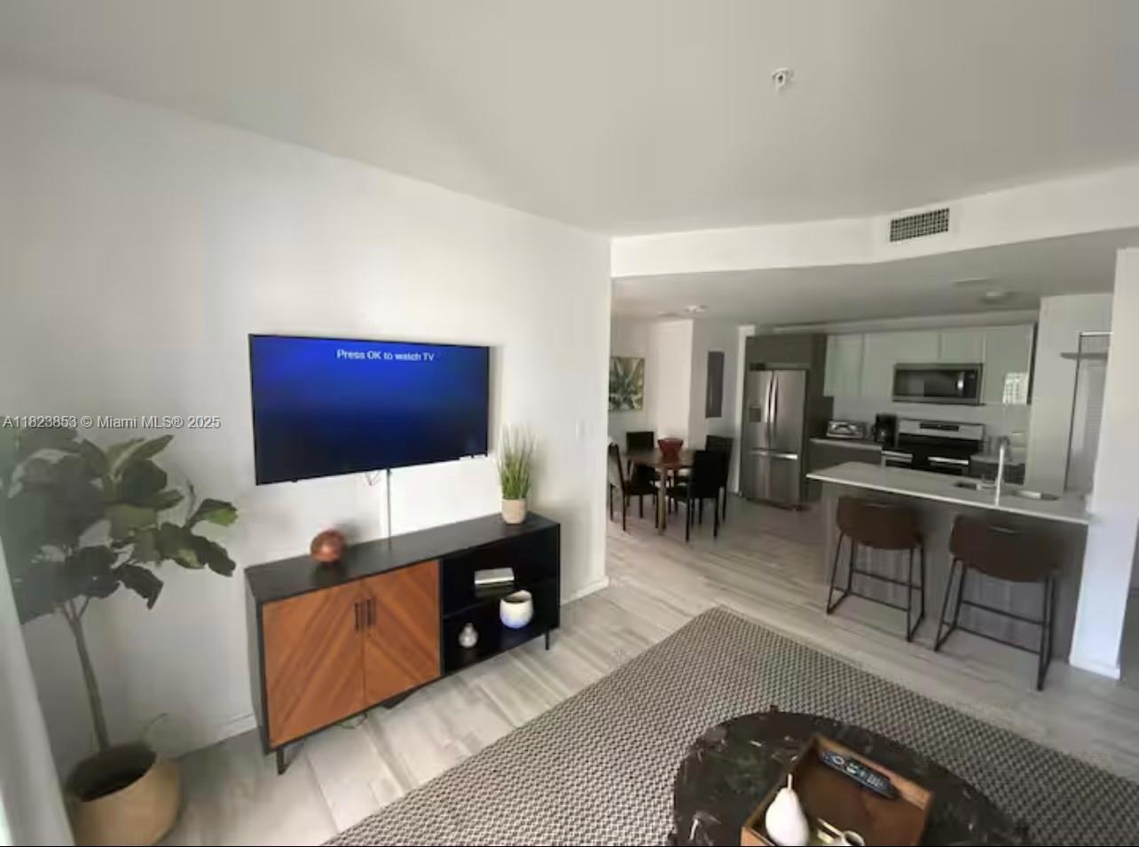image Emilia Condo13