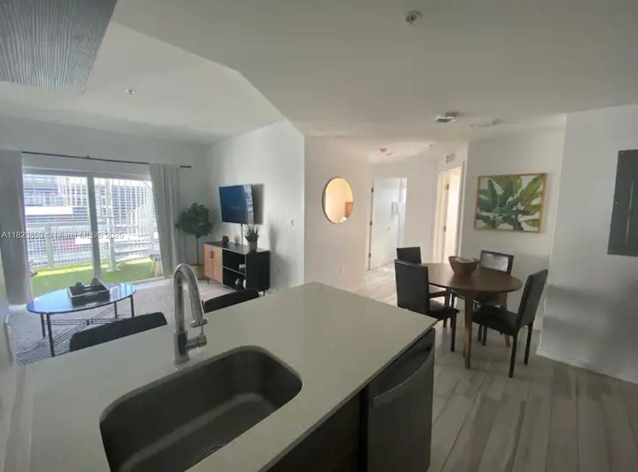 image Emilia Condo14