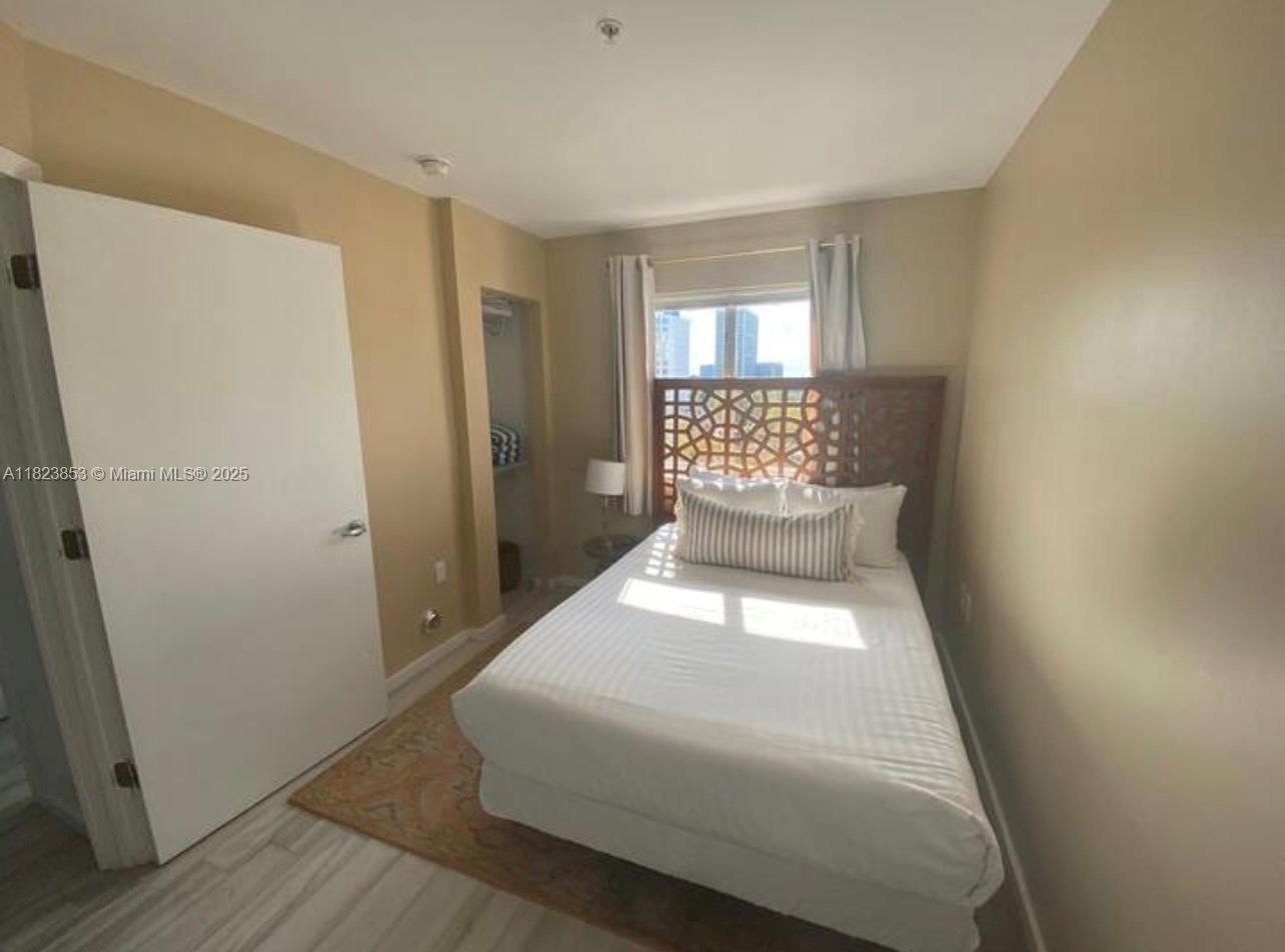 image Emilia Condo17