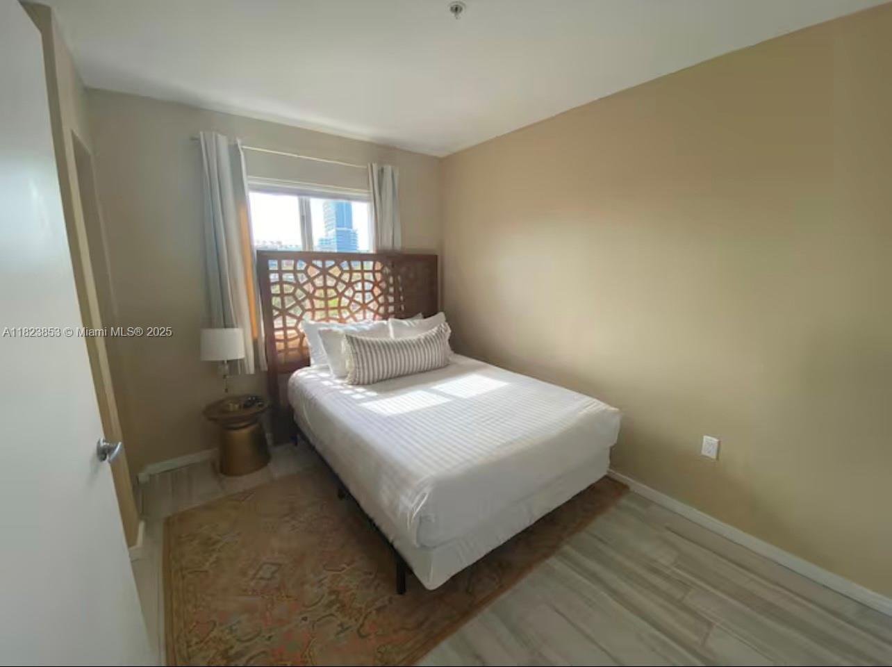 image Emilia Condo19