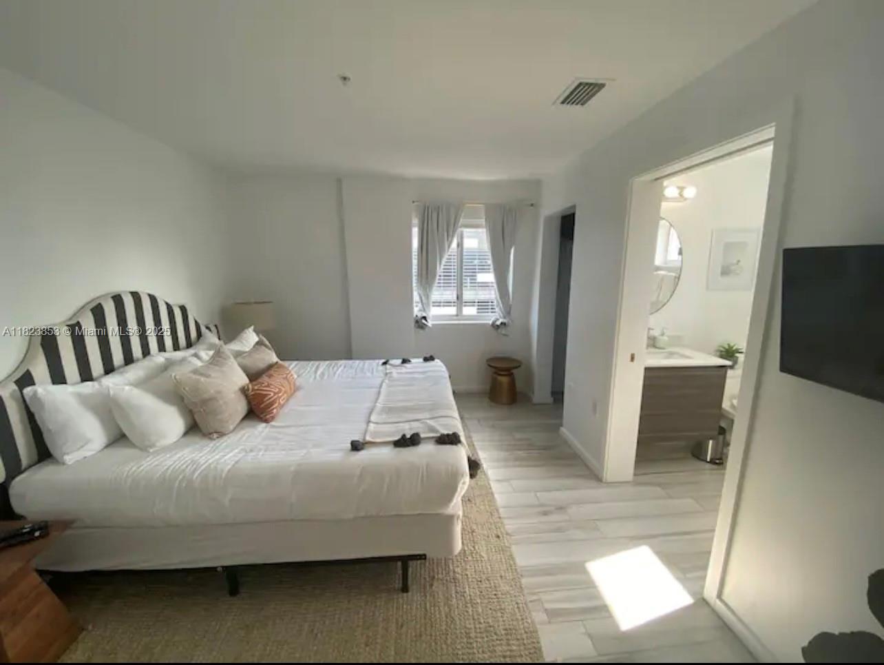 image Emilia Condo20