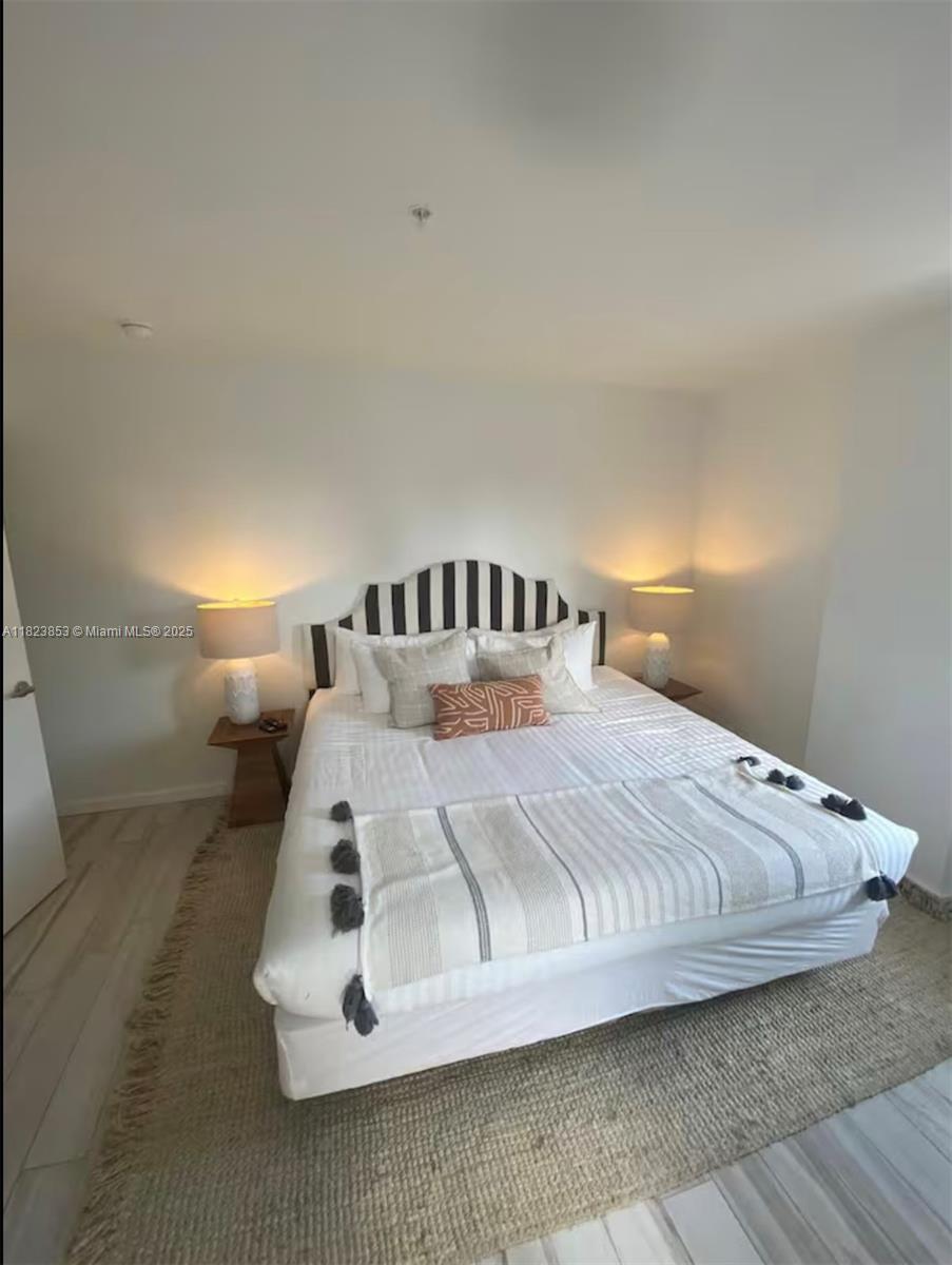 image Emilia Condo21