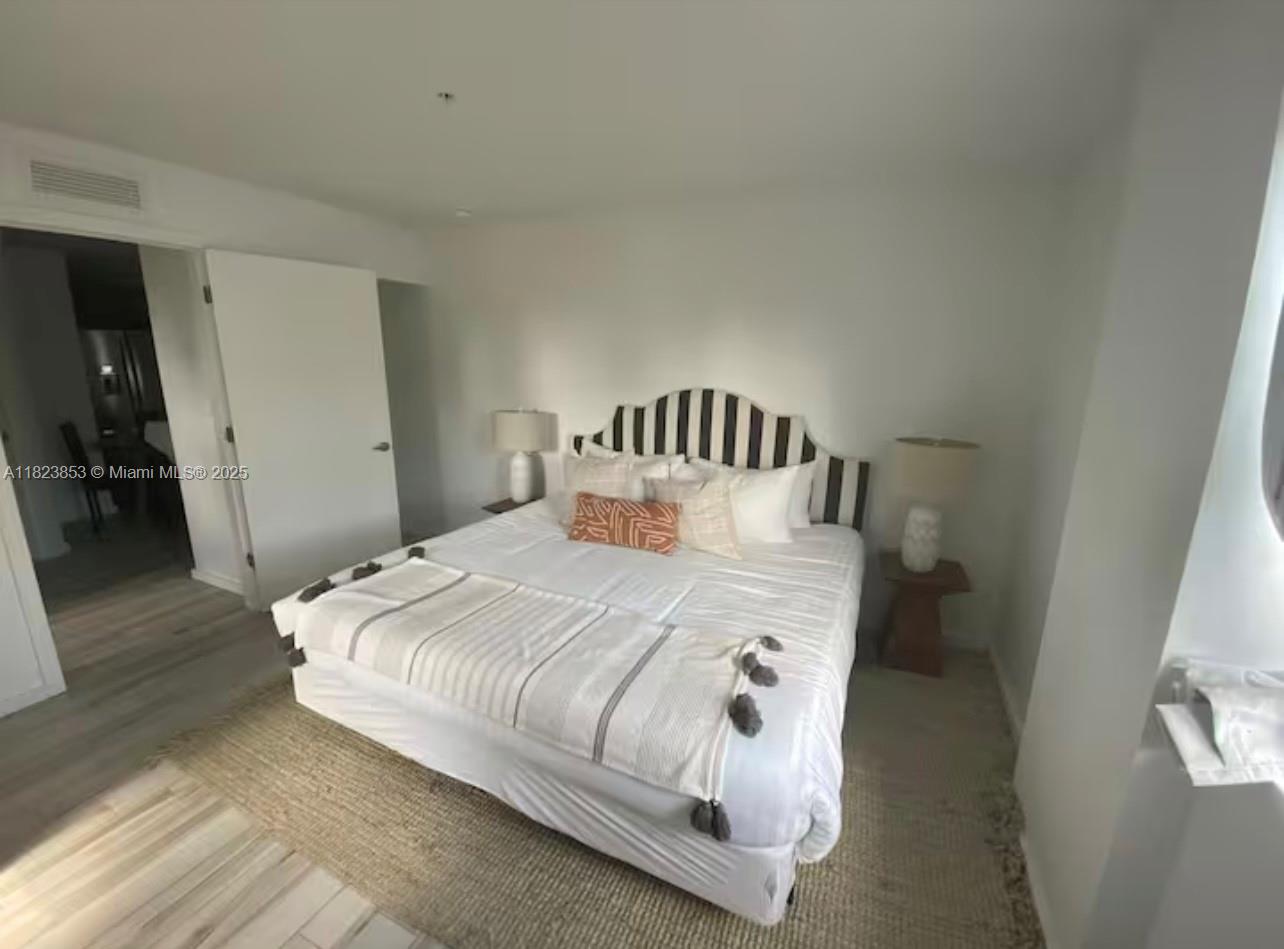 image Emilia Condo22