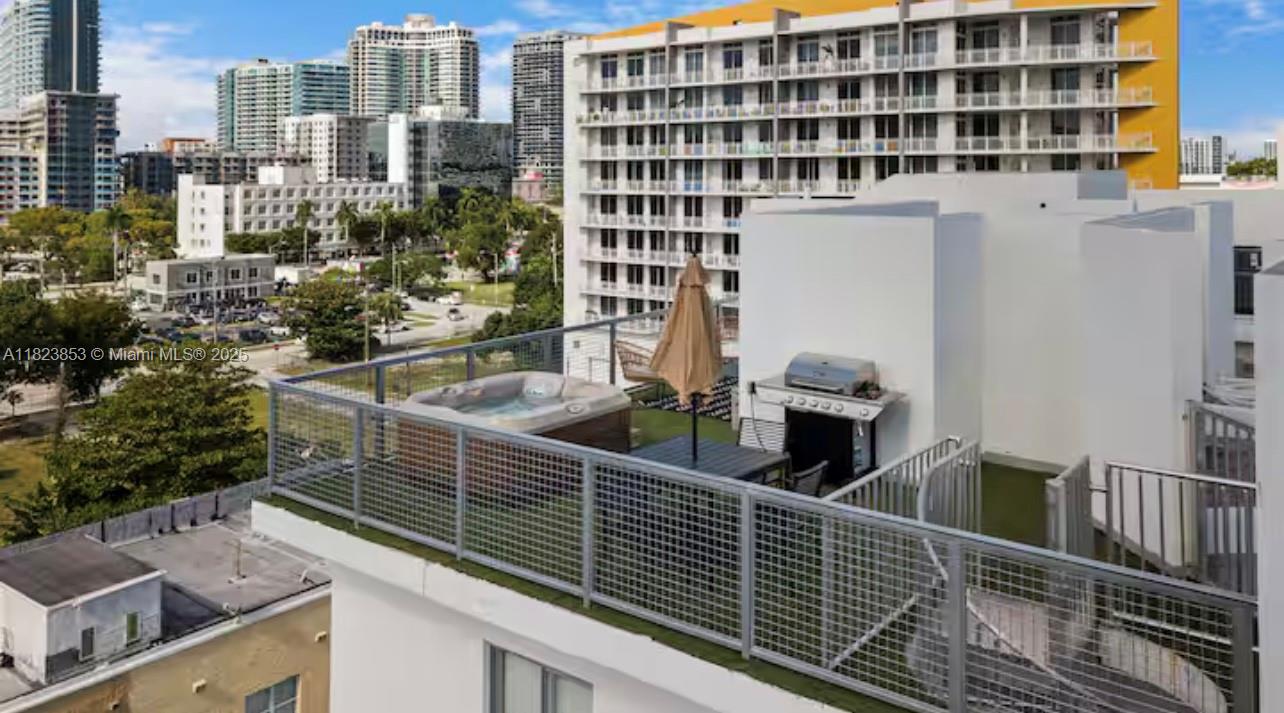 image Emilia Condo2