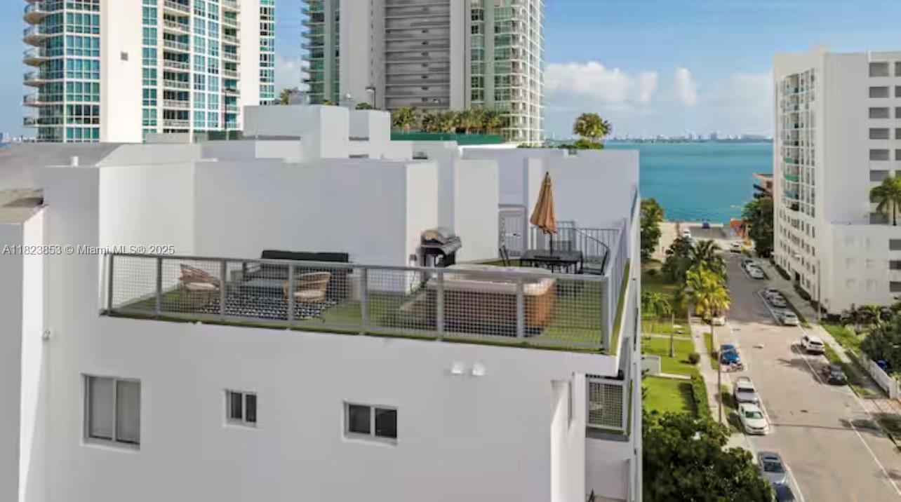 image Emilia Condo3