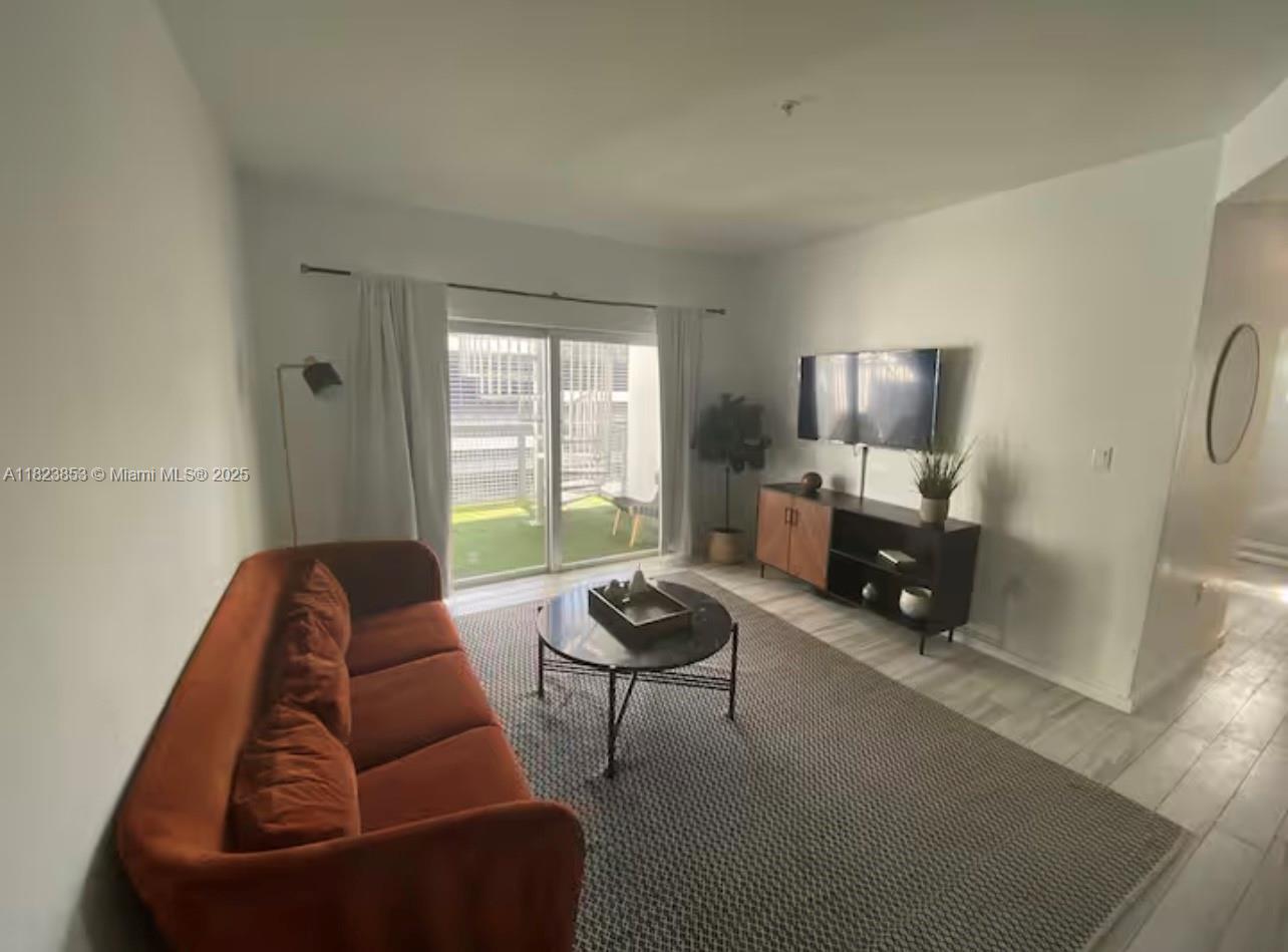 image Emilia Condo7