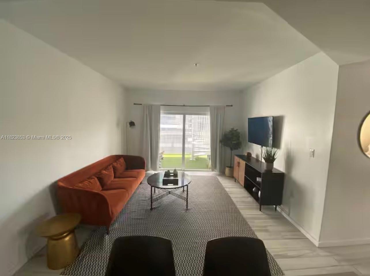 image Emilia Condo8