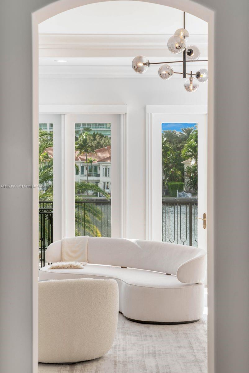 220 S Island Is Golden Beach, FL 33160