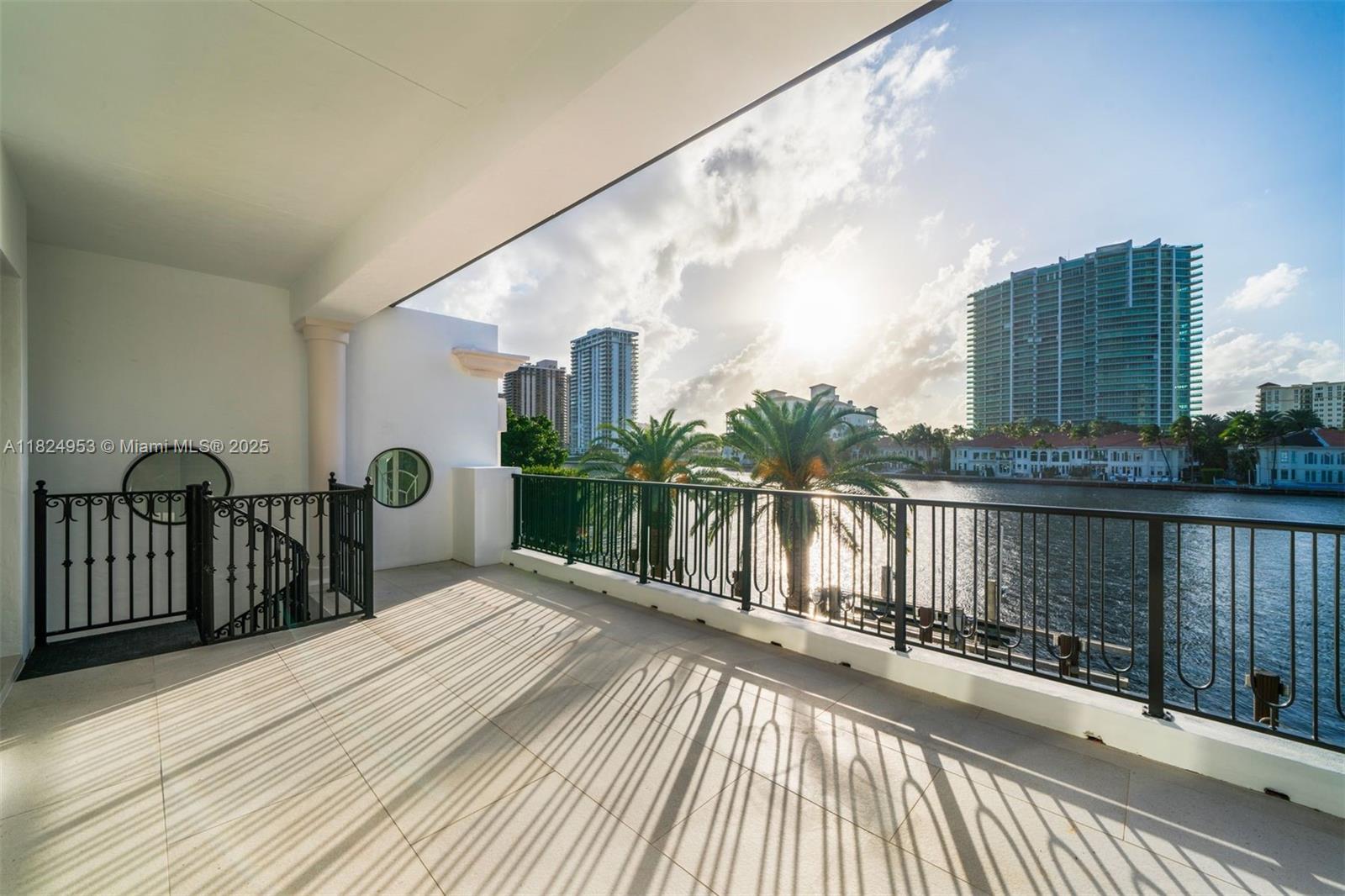 220 S Island Is Golden Beach, FL 33160