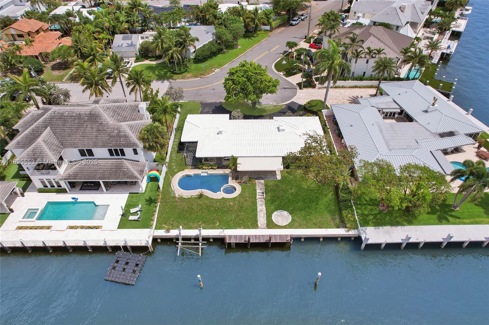 2756 NE 18th St,Fort Lauderdale, FL 33305