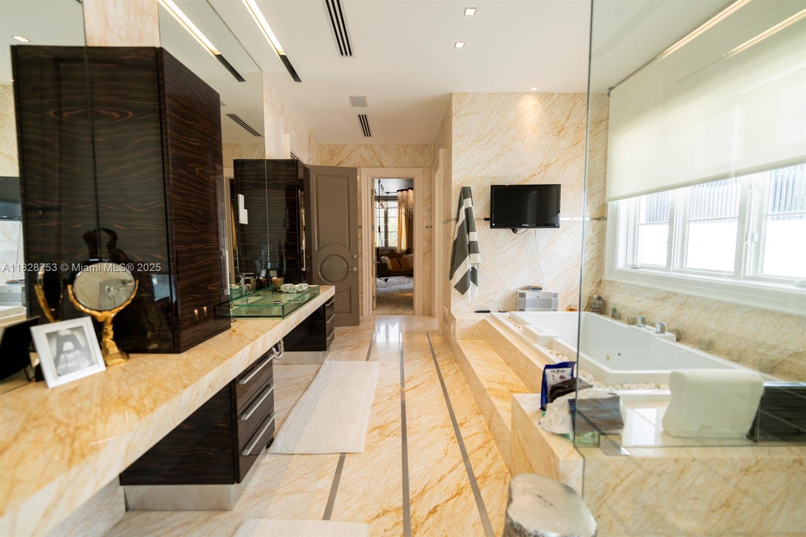 142 S Island Golden Beach, FL 33160